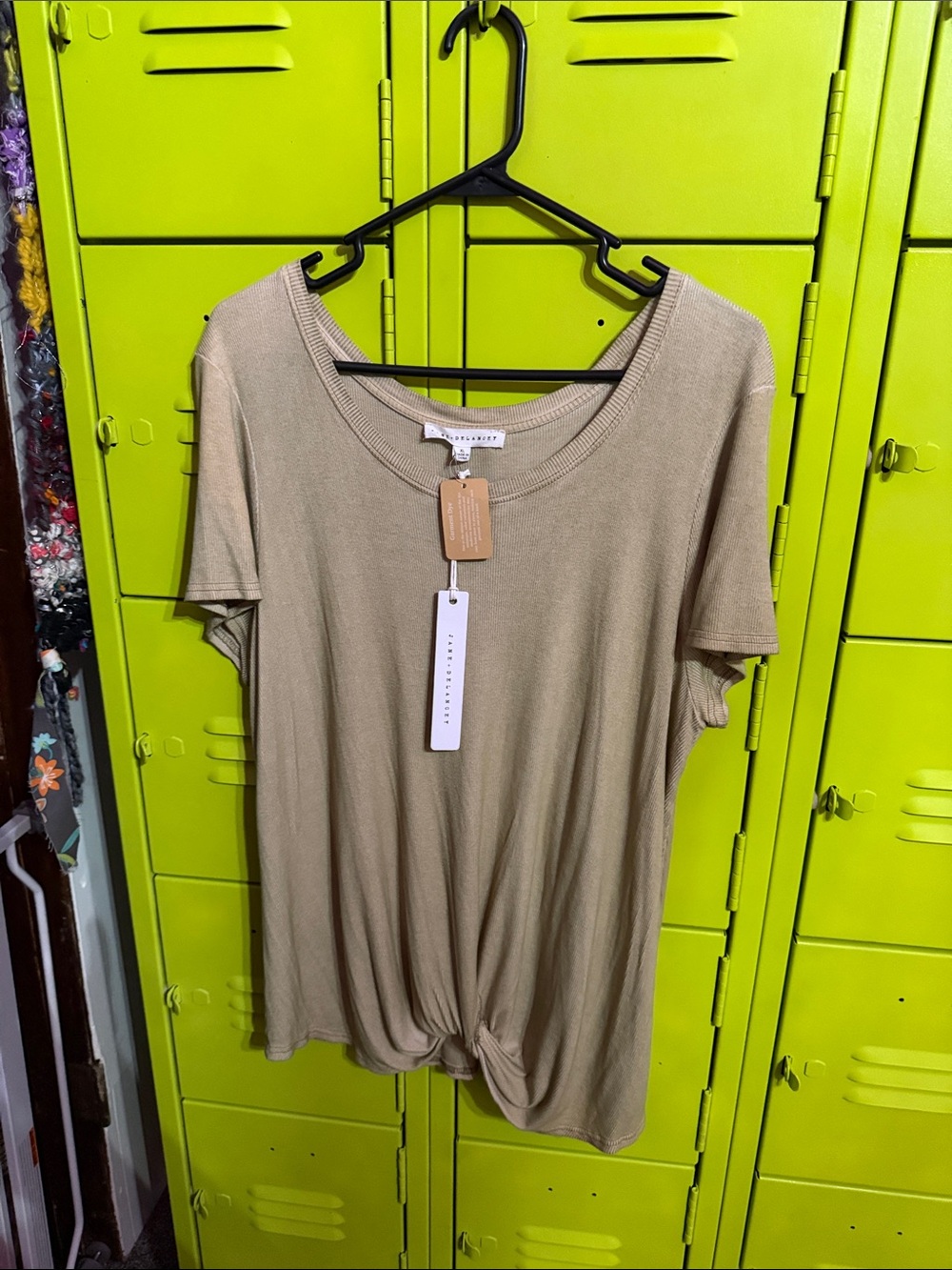 Jane and Delancey Short Sleeve Knot Front Tee in green